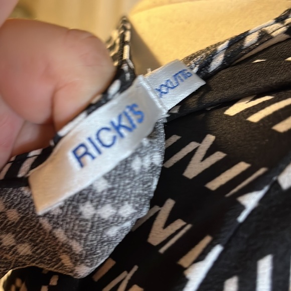 Ricki’s XXL quarter sleeve blouse - Picture 9 of 9